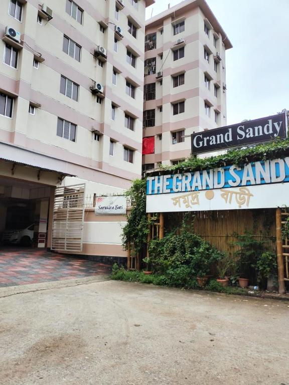 Hotel The Grand Sandy